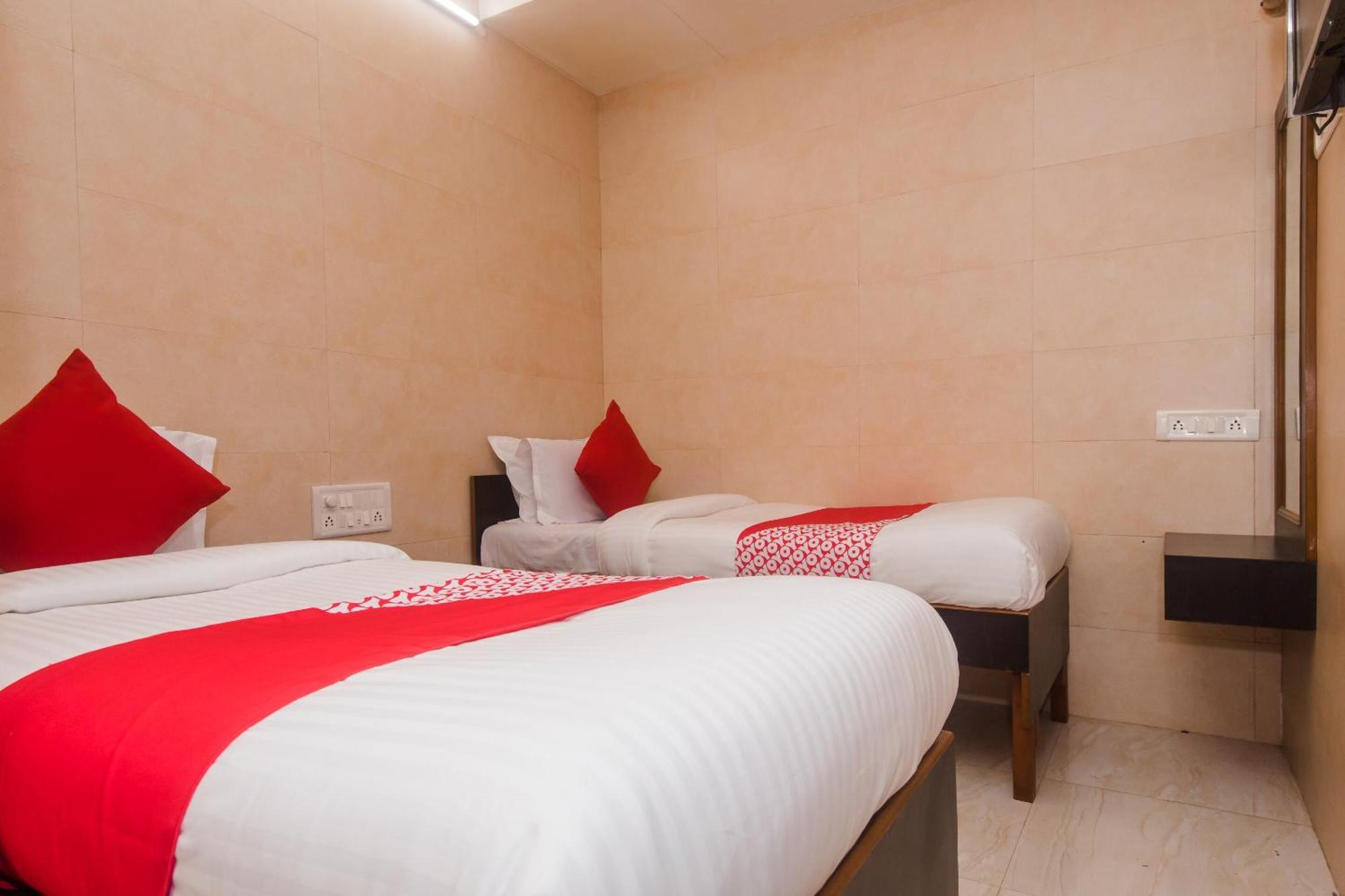 Hotel O Kamal Мумбай Екстериор снимка