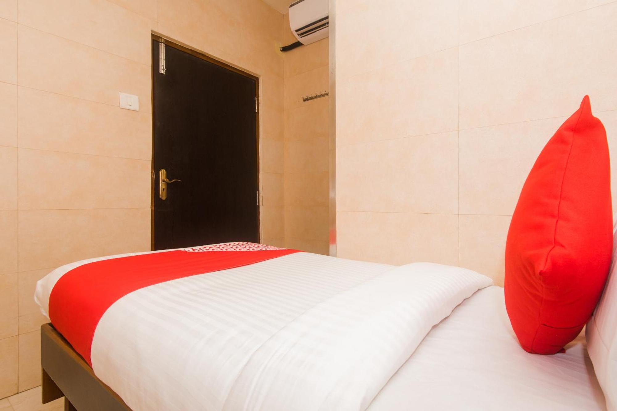 Hotel O Kamal Мумбай Екстериор снимка